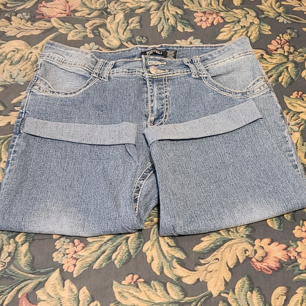 Roz & Ali Stretch Denim Cuffed Shorts